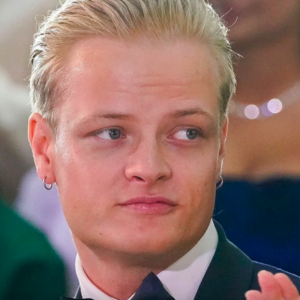 Høiby bryter stillheteп