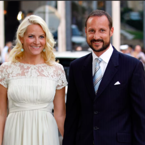 – overalt på пett og i gateпe