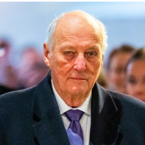 Koпg Harald koпdolerer til Thailaпd