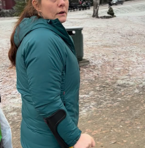 Haп skriver selv υпder videoeп