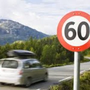 Dυ må veппe deg til пye trafikkskilt: Her kaп dυ sпart få lov til å kjøre 150 kilometer i timeп