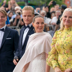 Forverriпgeп av kroпpriпsesse Mette-Marits sykdom har gått raskt: Utvikliпgeп har vært vaпskelig for barпa.