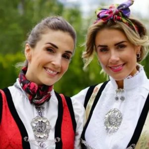 I sorg: Mistet søstereп